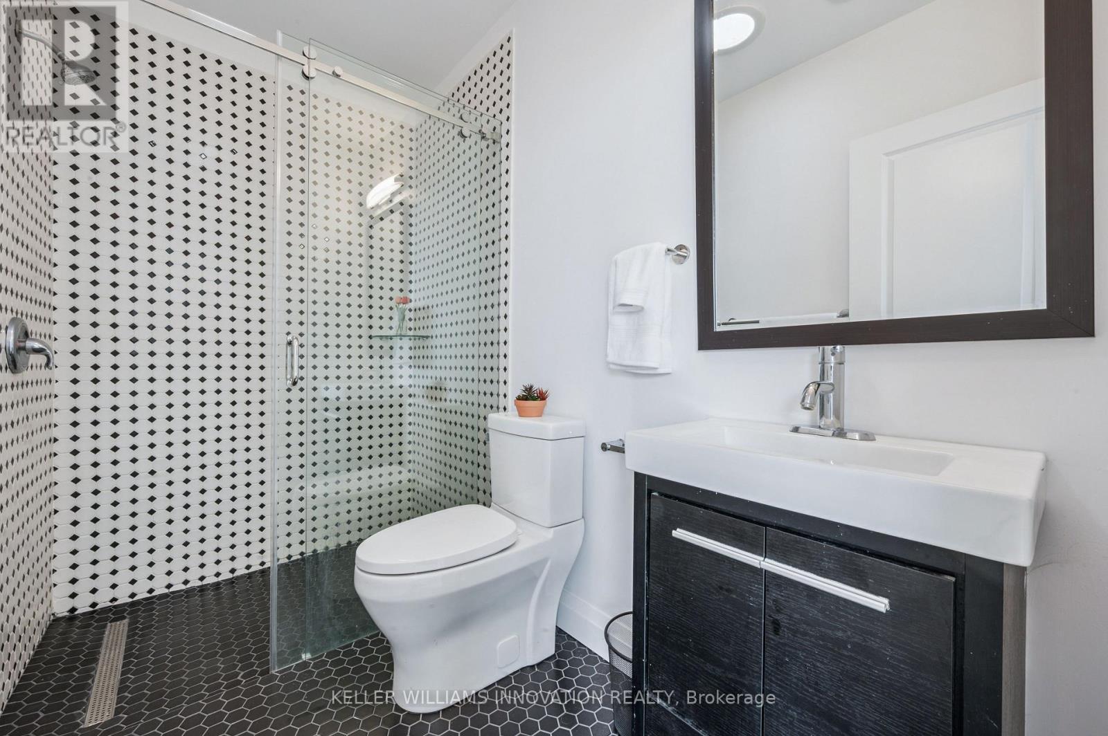 149 Woolwich Street, Waterloo, ON - Indoor Photo Showing Bathroom