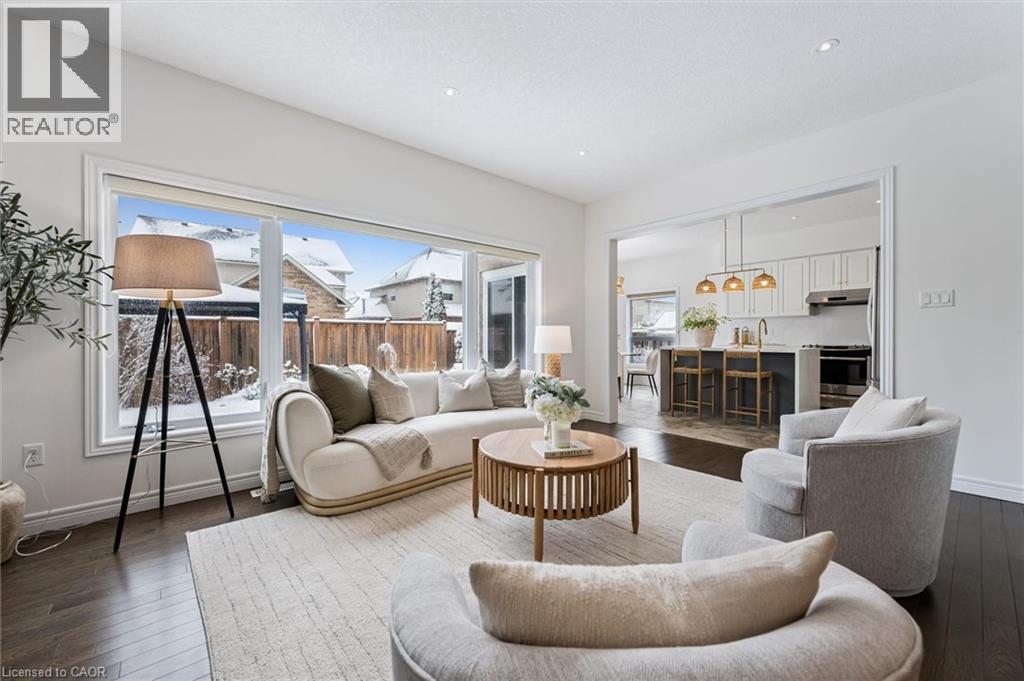 130 Coopershawk Street, Kitchener, ON - Indoor Photo Showing Living Room
