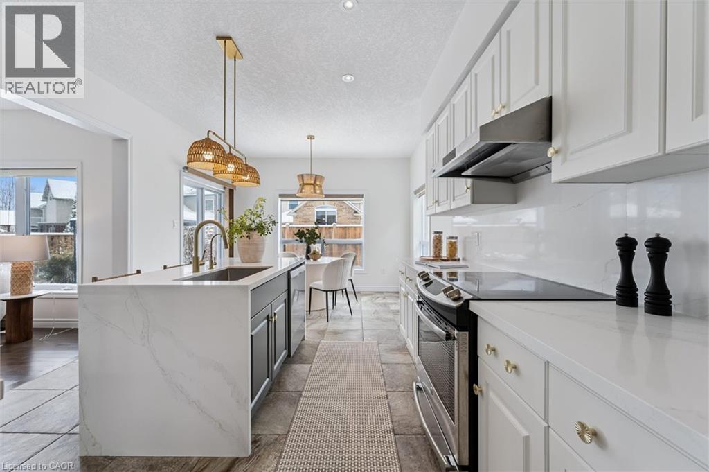 130 Coopershawk Street, Kitchener, ON - Indoor Photo Showing Kitchen With Upgraded Kitchen