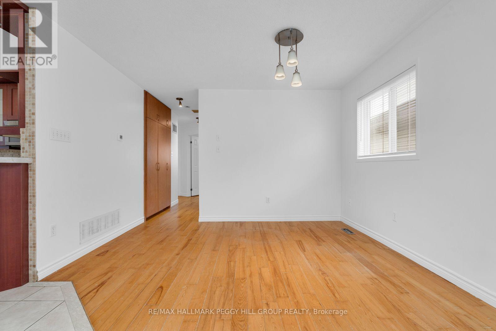 Upper - 69 Moir Crescent, Barrie, ON - Indoor Photo Showing Other Room