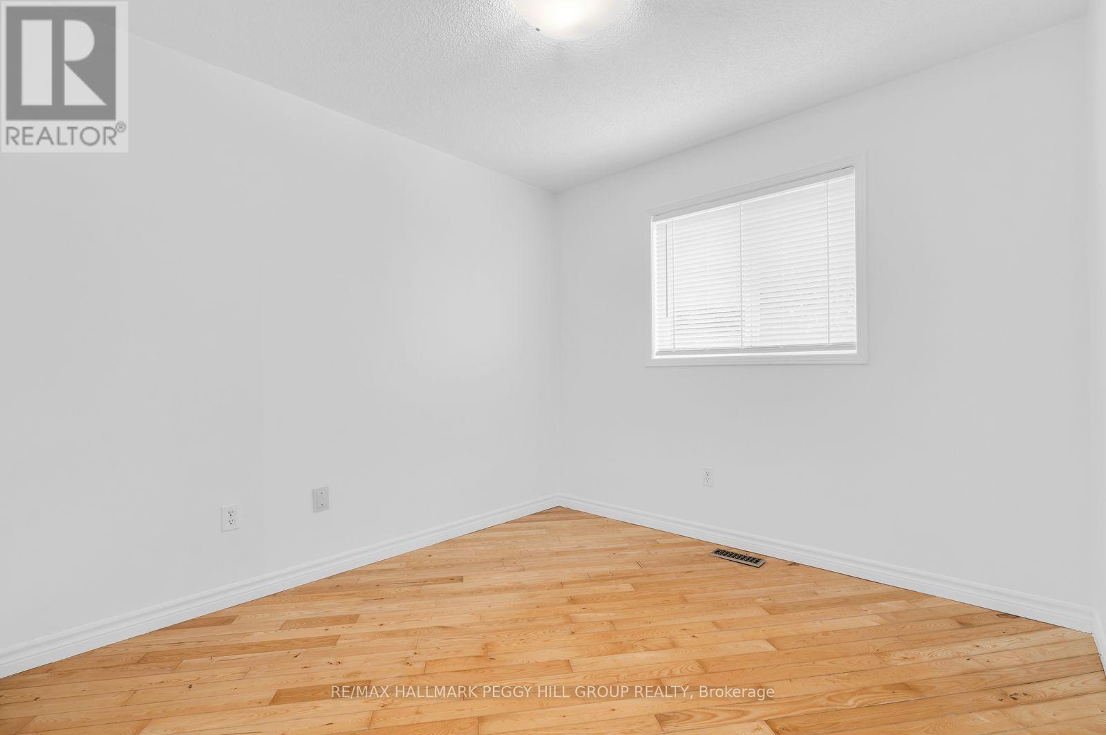 Upper - 69 Moir Crescent, Barrie, ON - Indoor Photo Showing Other Room