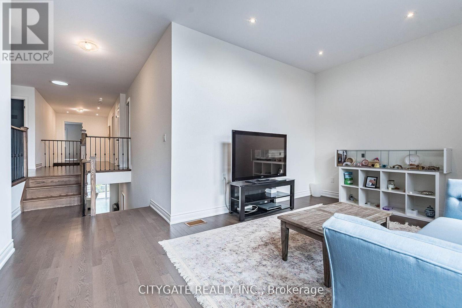 44 Elysian Fields Circle, Brampton, ON - Indoor