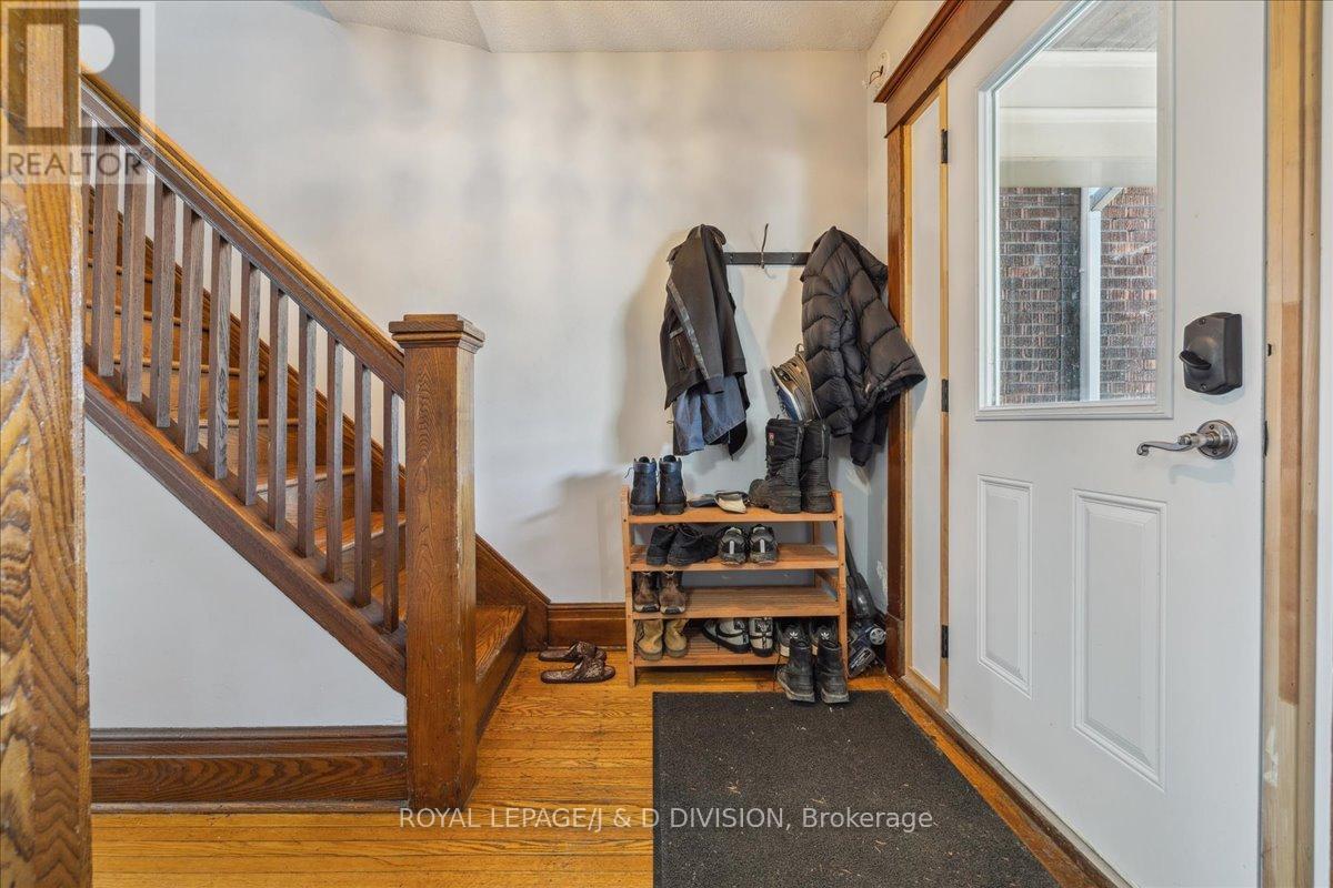 59 Paisley Avenue S, Hamilton, ON - Indoor Photo Showing Other Room
