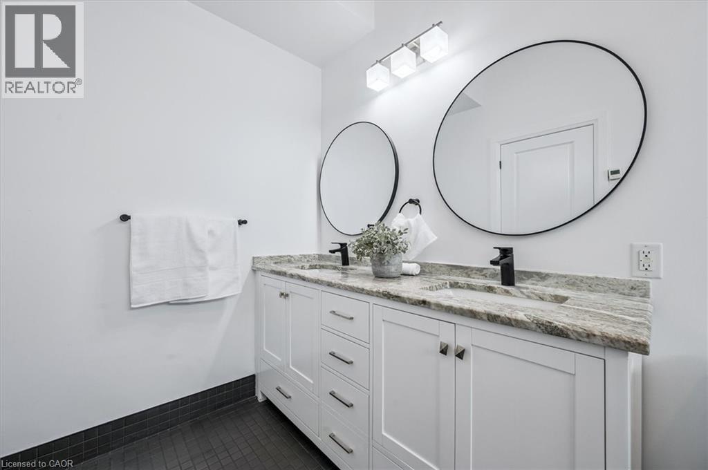 149 Woolwich Street, Waterloo, ON - Indoor Photo Showing Bathroom