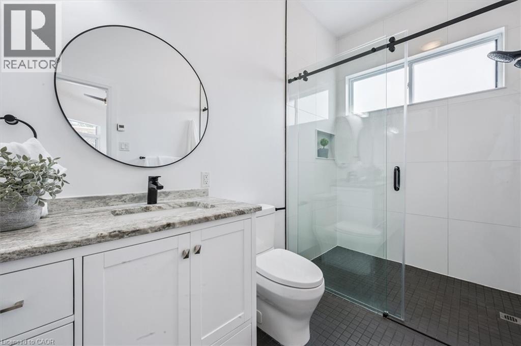 149 Woolwich Street, Waterloo, ON - Indoor Photo Showing Bathroom