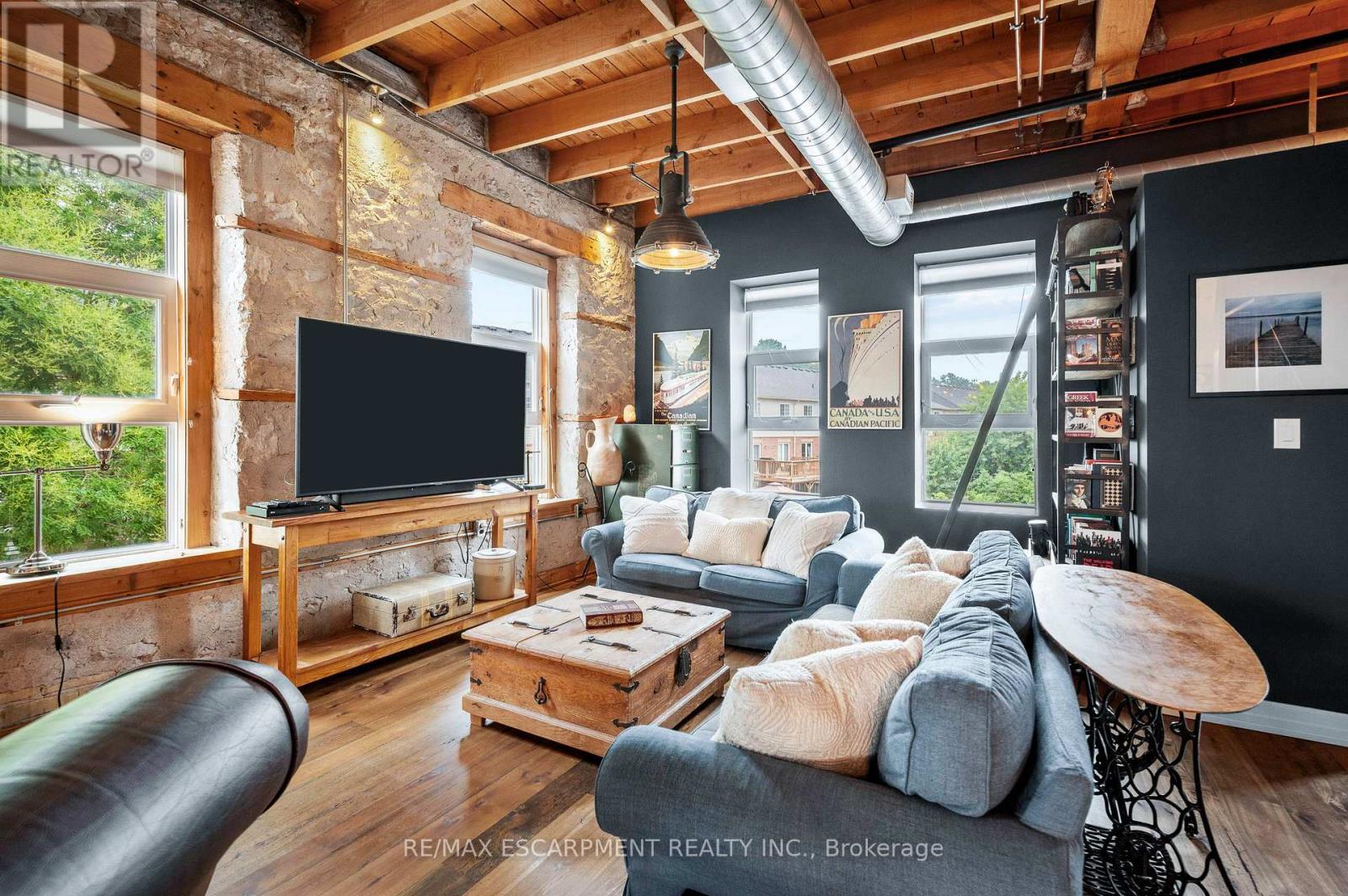 201 - 25 Concession Street, Cambridge, ON - Indoor