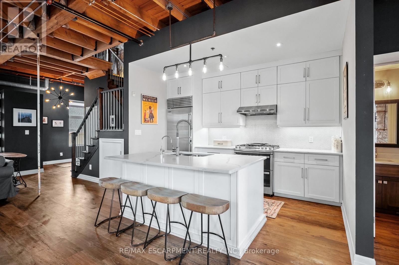 201 - 25 Concession Street, Cambridge, ON - Indoor Photo Showing Kitchen With Upgraded Kitchen