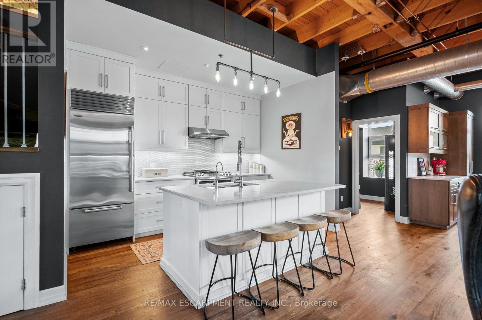 201 - 25 Concession Street, Cambridge, ON - Indoor Photo Showing Kitchen With Stainless Steel Kitchen With Upgraded Kitchen