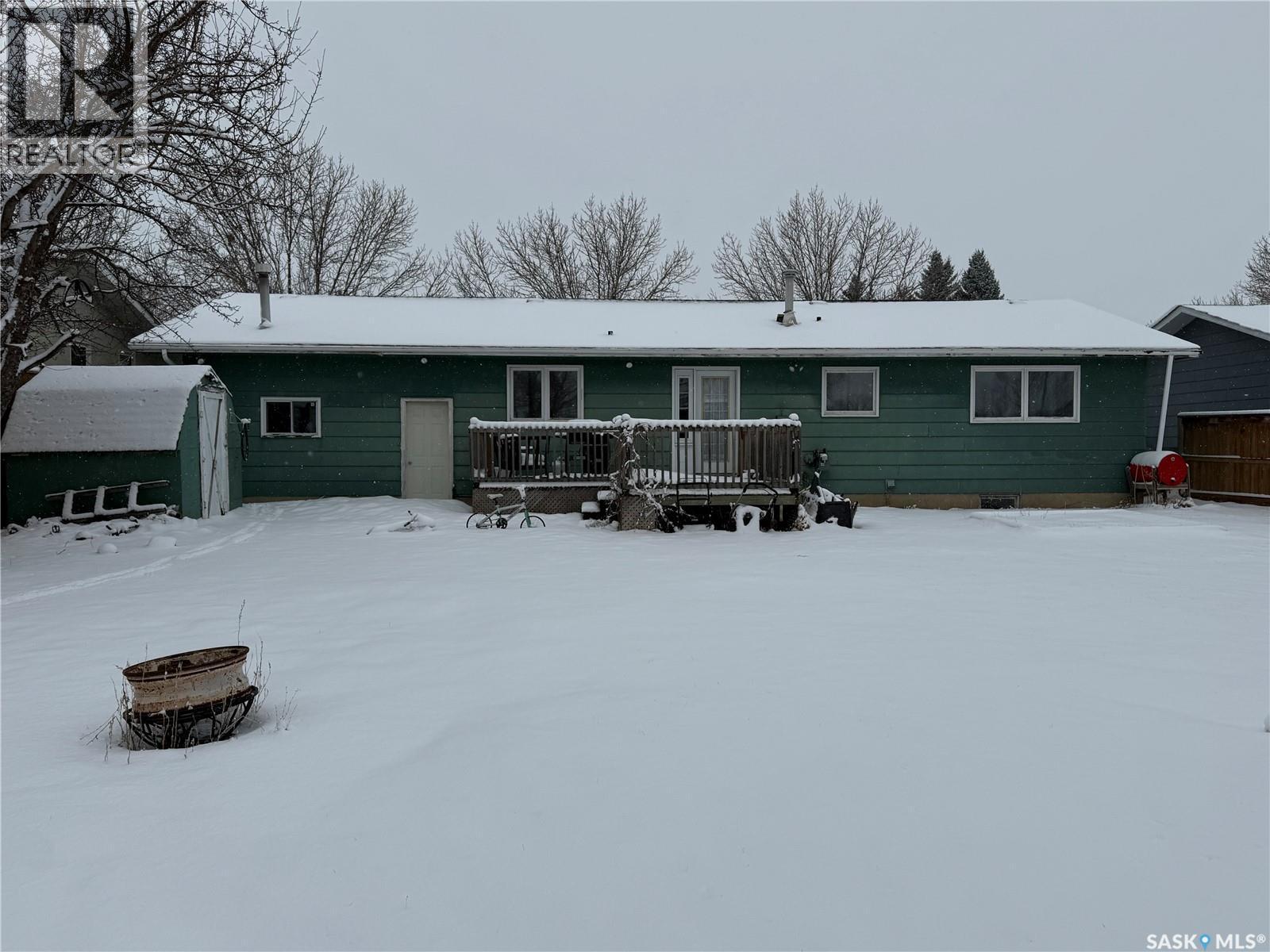 628 Staveley Crescent, Weyburn, SK - Outdoor With Deck Patio Veranda
