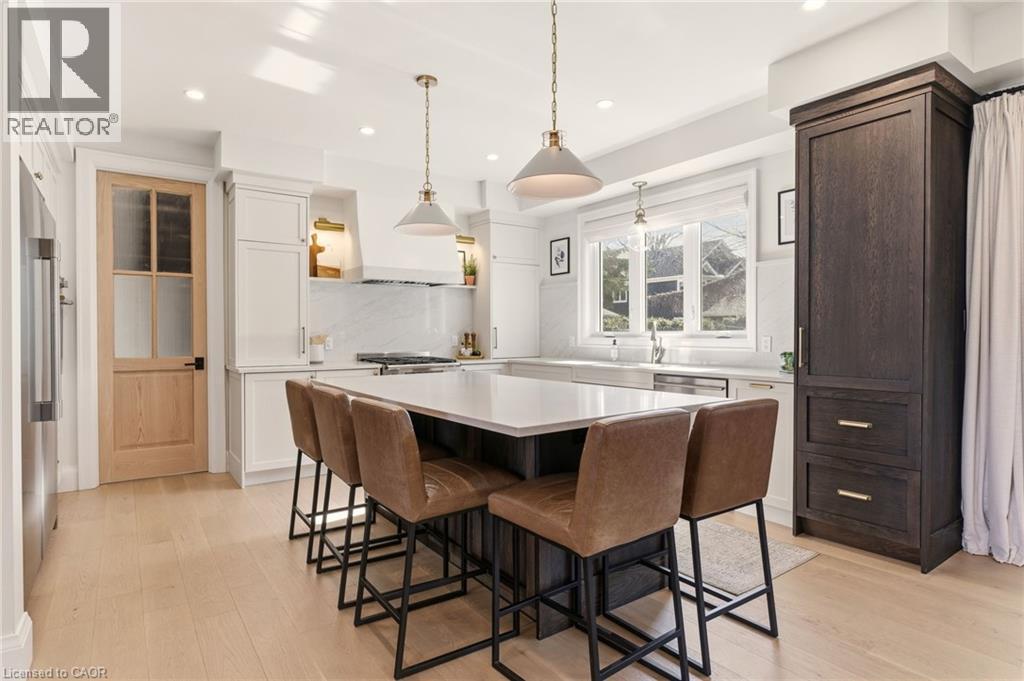 940 Gorton Avenue, Burlington, ON - Indoor Photo Showing Dining Room