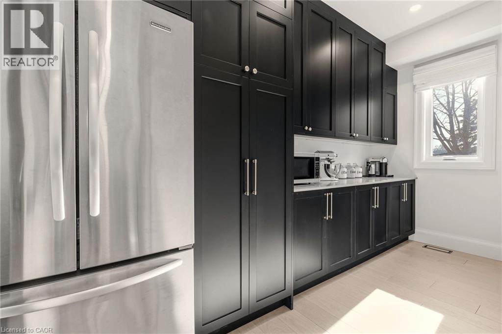 940 Gorton Avenue, Burlington, ON - Indoor Photo Showing Kitchen