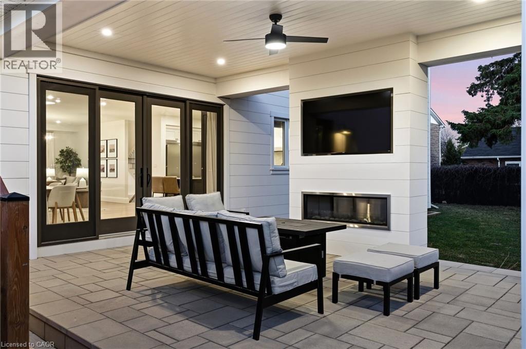 940 Gorton Avenue, Burlington, ON - With Exterior