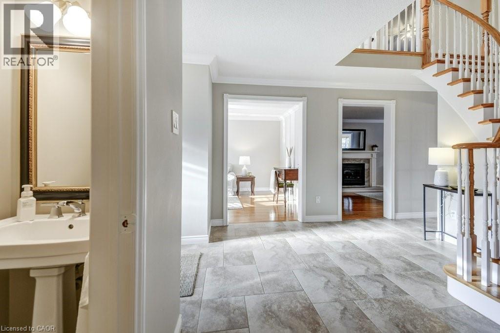 2444 Butternut Crescent, Burlington, ON - Indoor