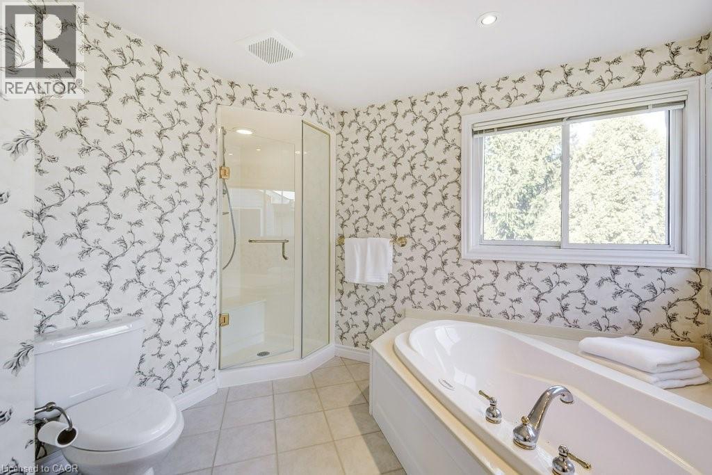 2444 Butternut Crescent, Burlington, ON - Indoor Photo Showing Bathroom