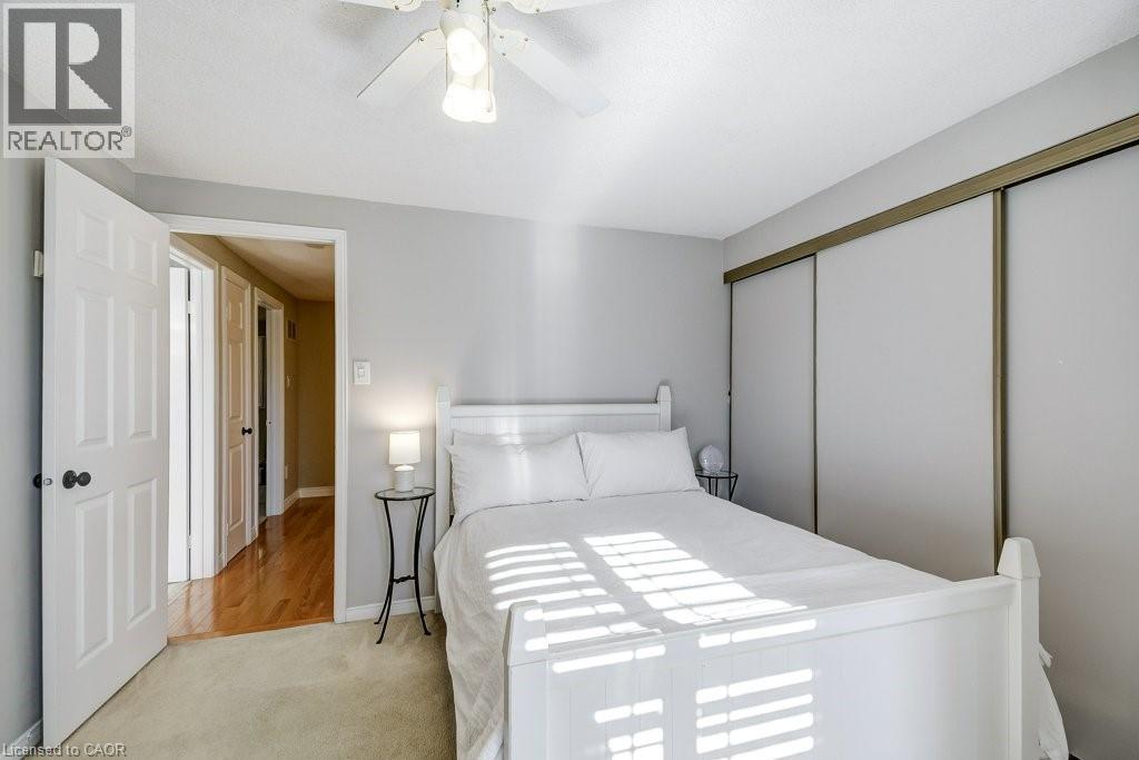 2444 Butternut Crescent, Burlington, ON - Indoor Photo Showing Bedroom