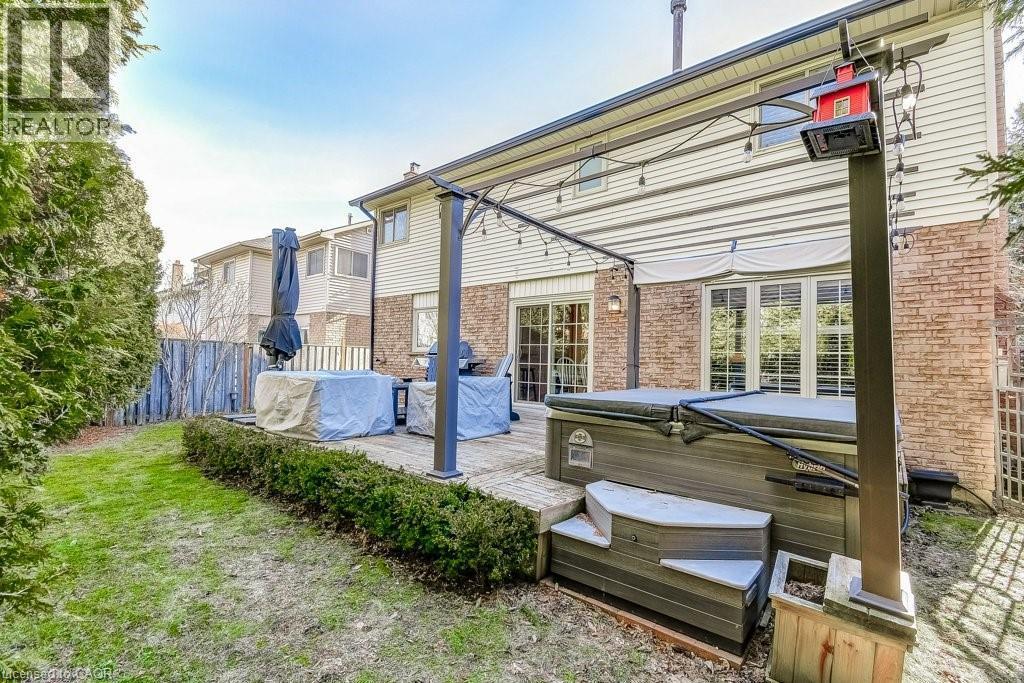 2444 Butternut Crescent, Burlington, ON - Outdoor