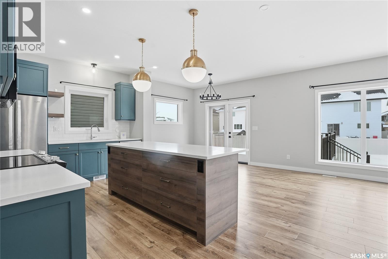 330 Aniskotaw Bend, Saskatoon, SK - Indoor Photo Showing Kitchen