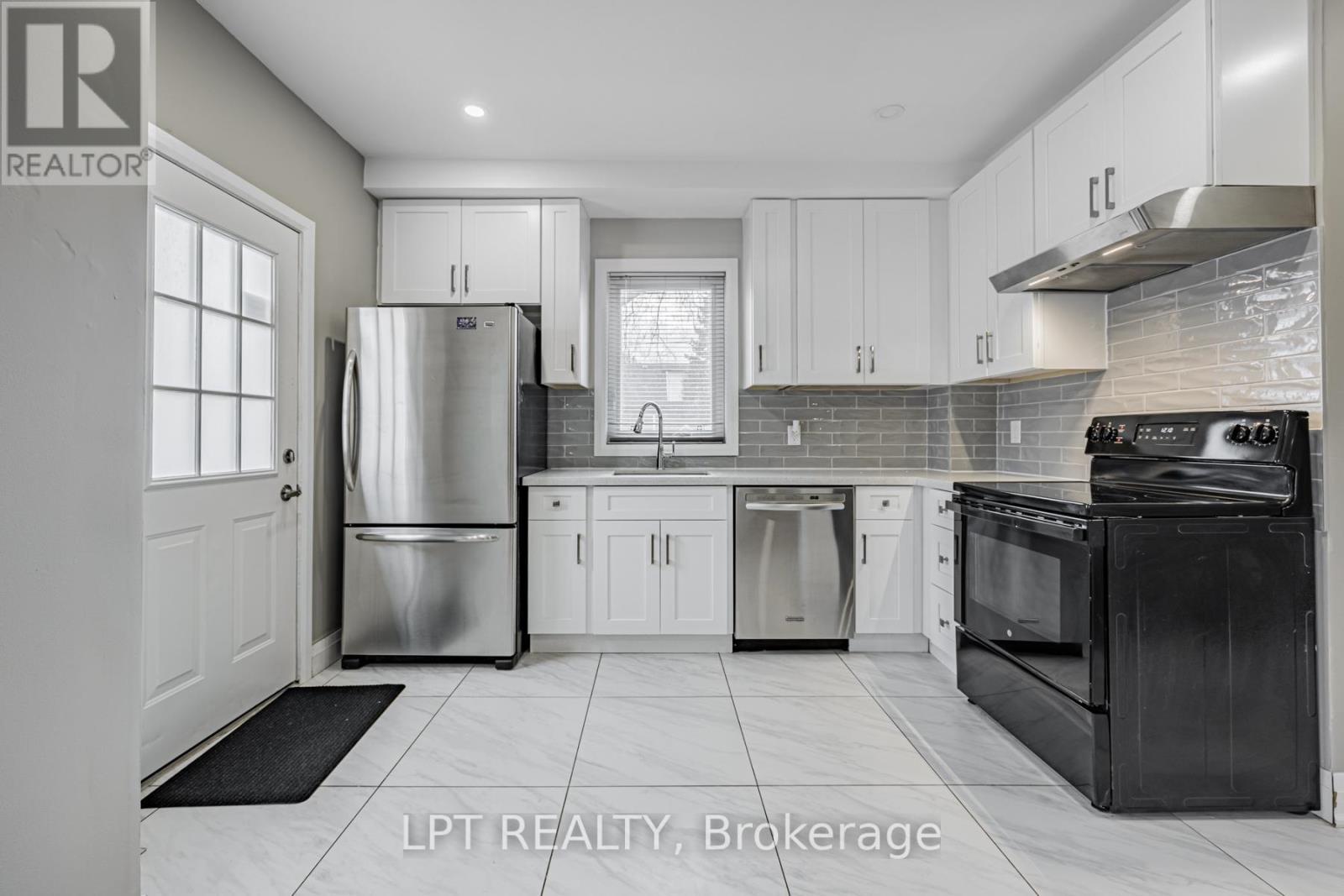 201 Ritson Road S, Oshawa, ON - Indoor Photo Showing Kitchen