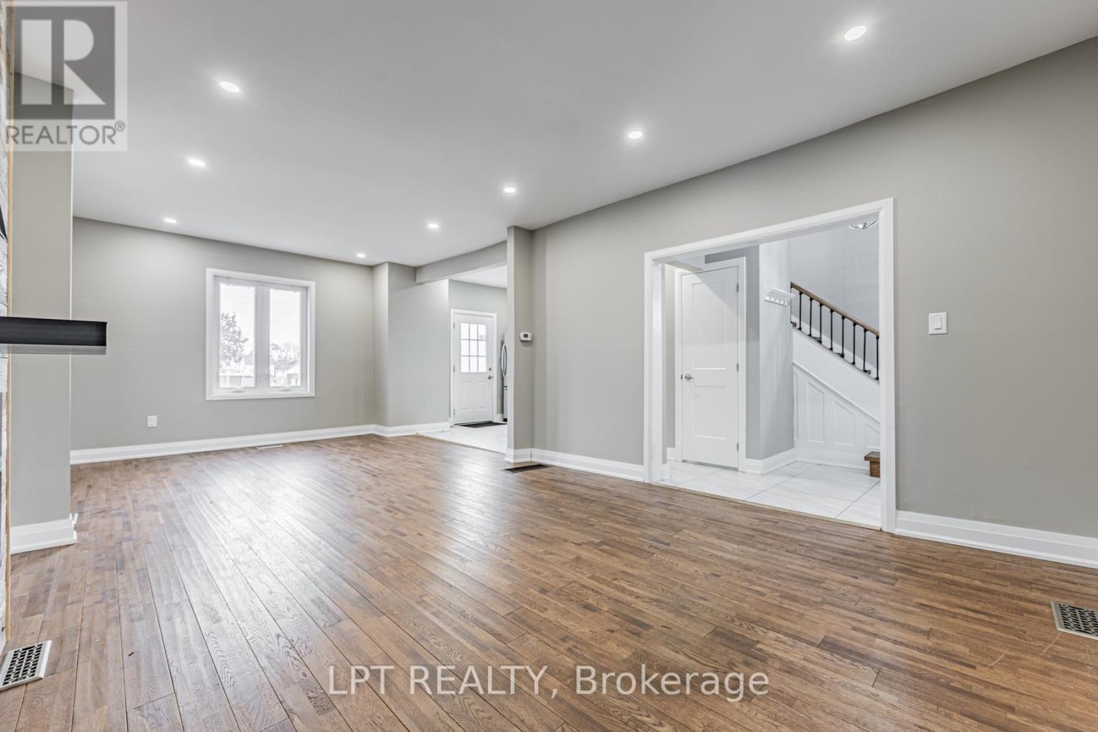 201 Ritson Road S, Oshawa, ON - Indoor Photo Showing Other Room