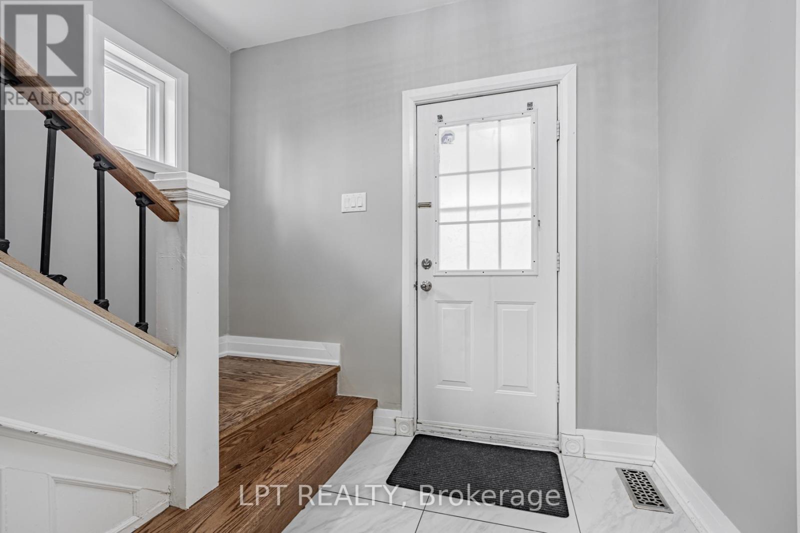 201 Ritson Road S, Oshawa, ON - Indoor Photo Showing Other Room