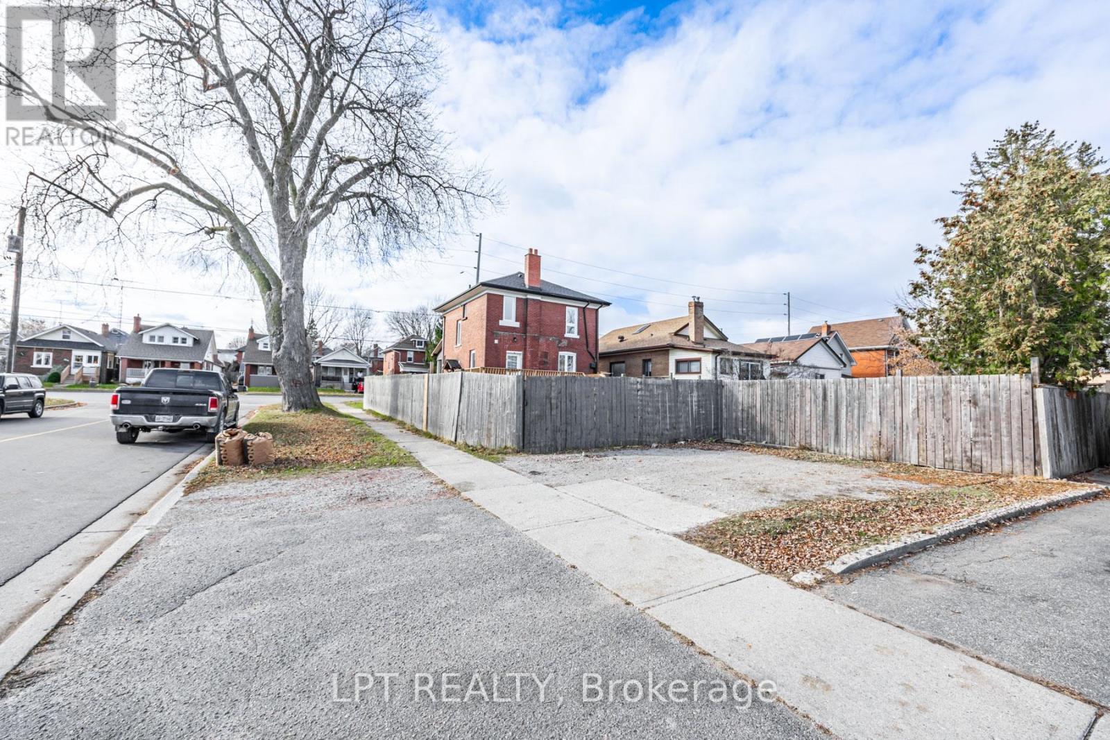 201 Ritson Road S, Oshawa, ON - Outdoor