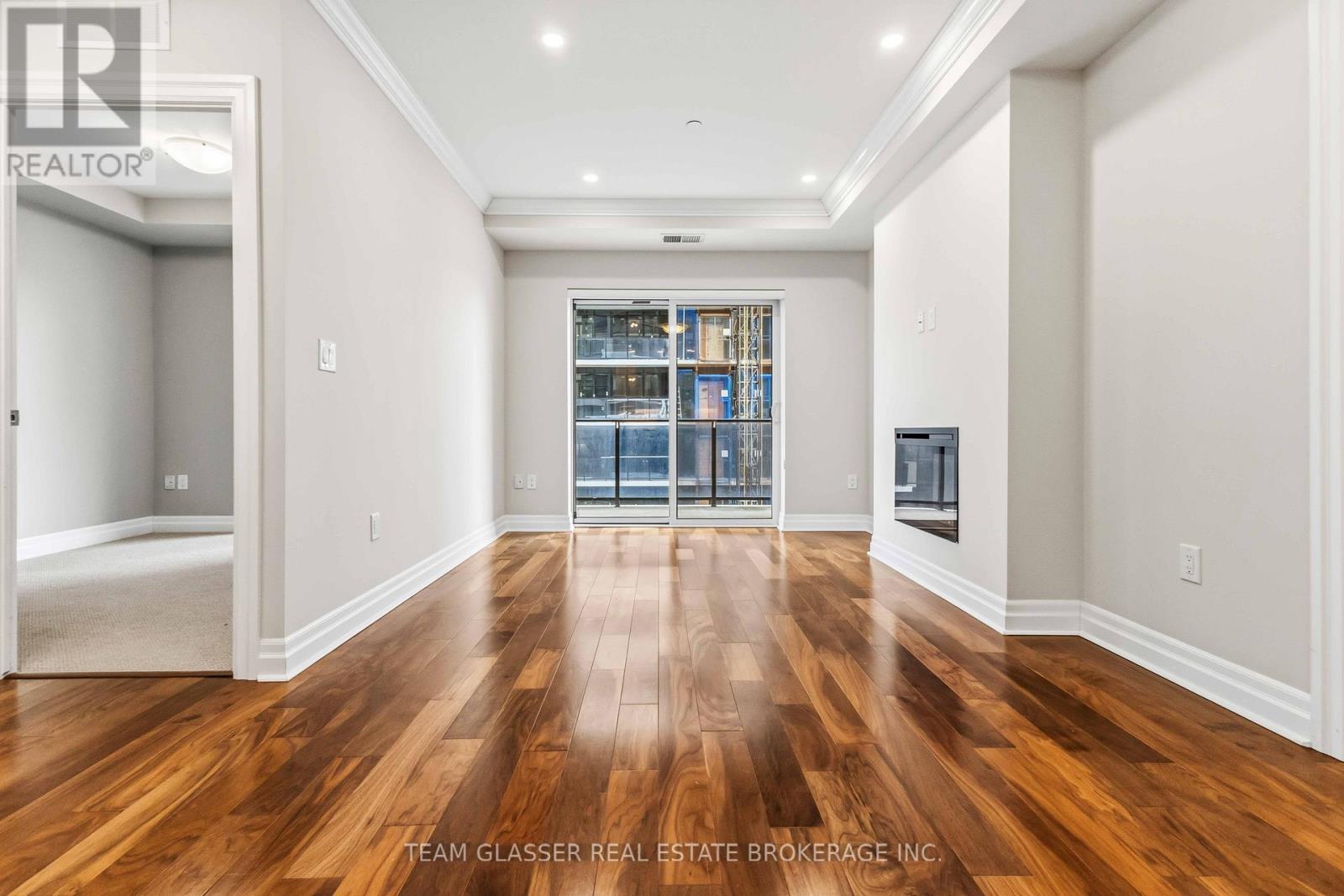 1308 - 505 Talbot Street, London East (East F), ON - Indoor With Fireplace