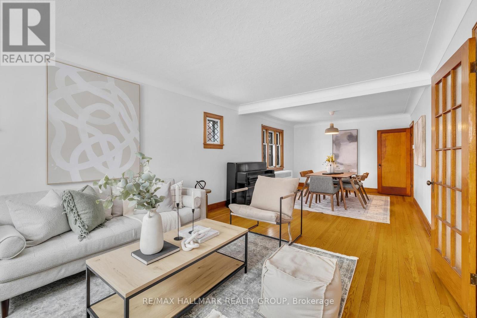 150 Ruskin Street, Ottawa, ON - Indoor Photo Showing Living Room