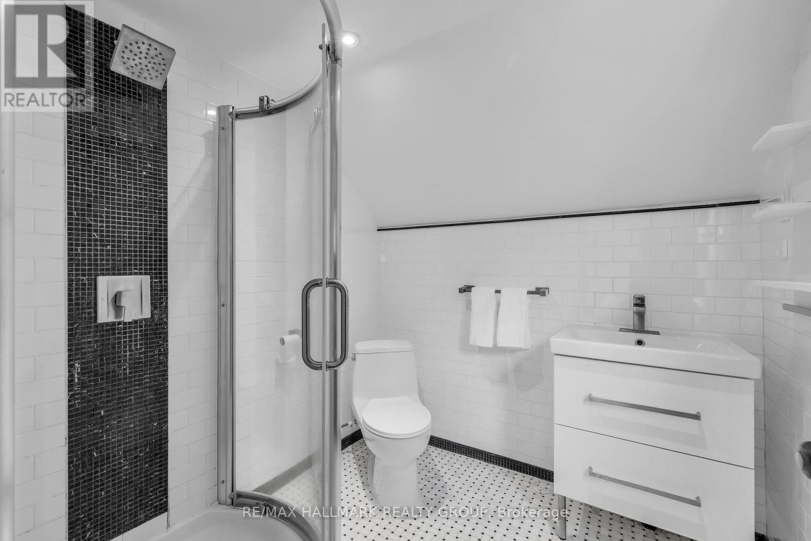 150 Ruskin Street, Ottawa, ON - Indoor Photo Showing Bathroom