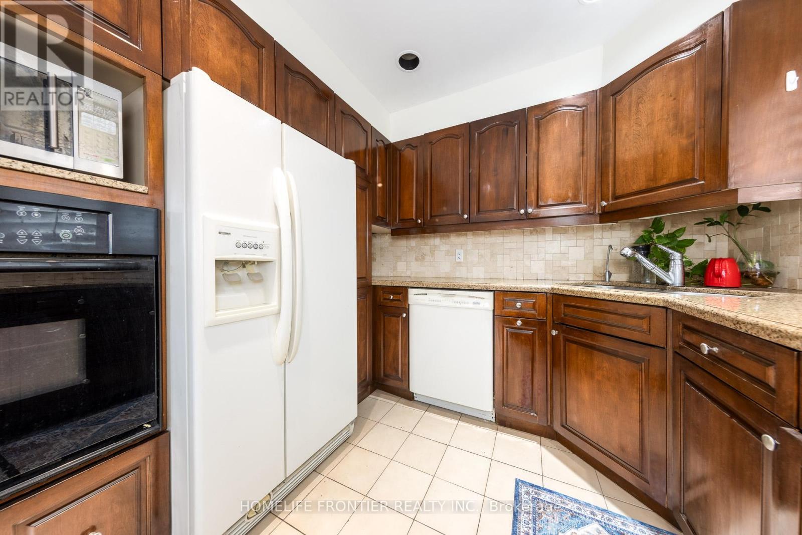 3223 Constitution Boulevard, Mississauga, ON - Indoor Photo Showing Kitchen