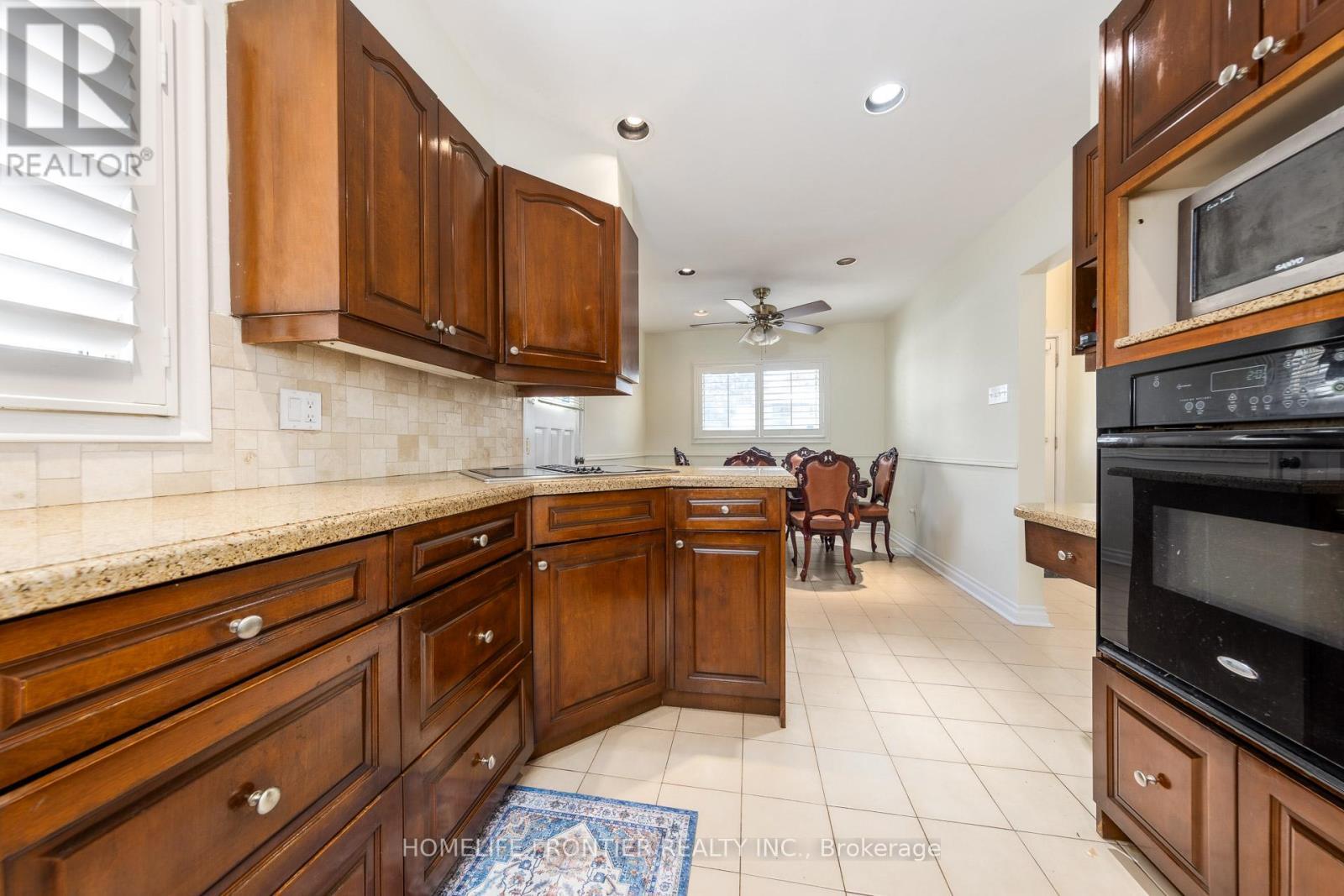 3223 Constitution Boulevard, Mississauga, ON - Indoor Photo Showing Kitchen