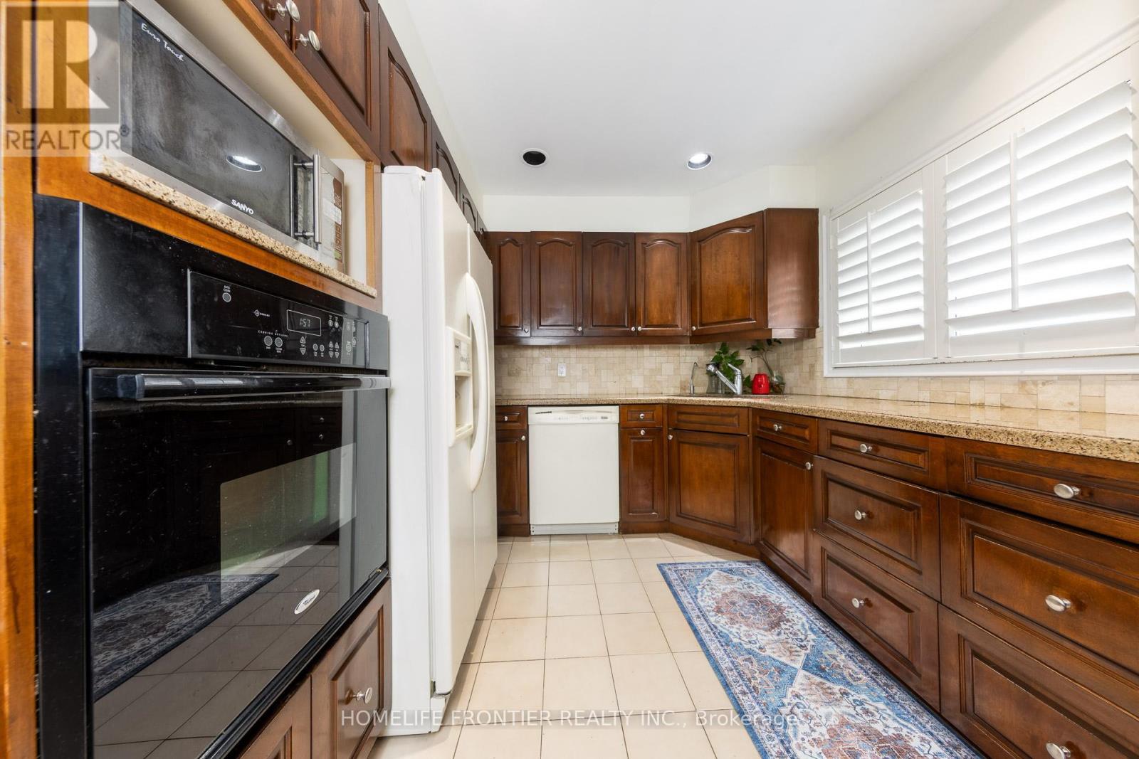 3223 Constitution Boulevard, Mississauga, ON - Indoor Photo Showing Kitchen