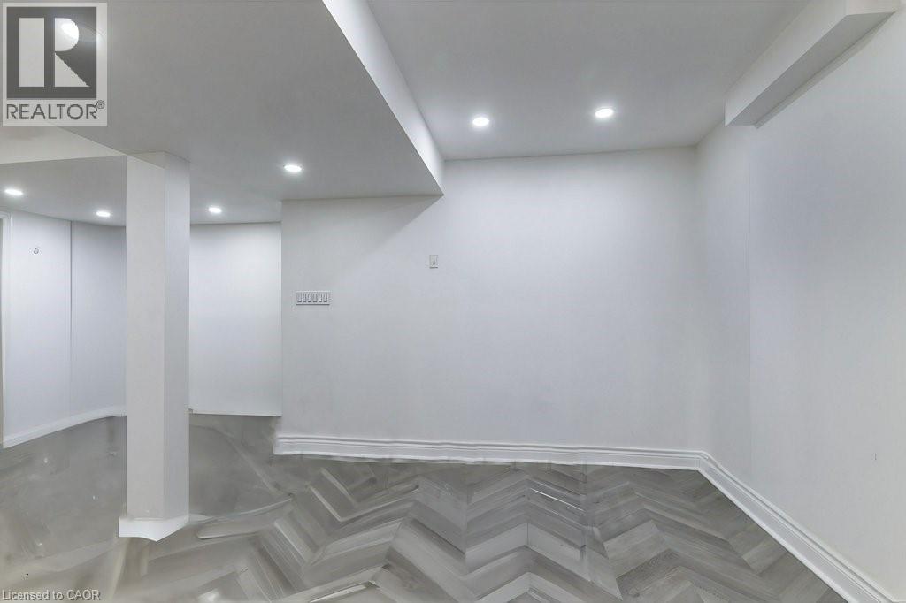 252 Thorner Drive, Hamilton, ON - Indoor