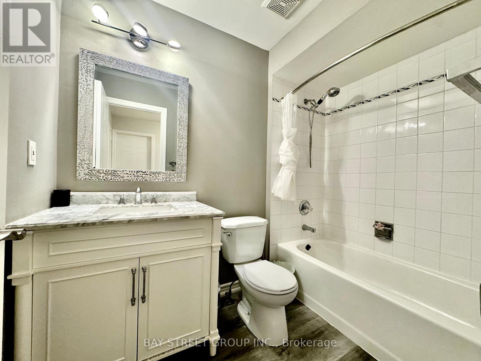 38A - 5940 Glen Erin Drive, Mississauga, ON - Indoor Photo Showing Bathroom