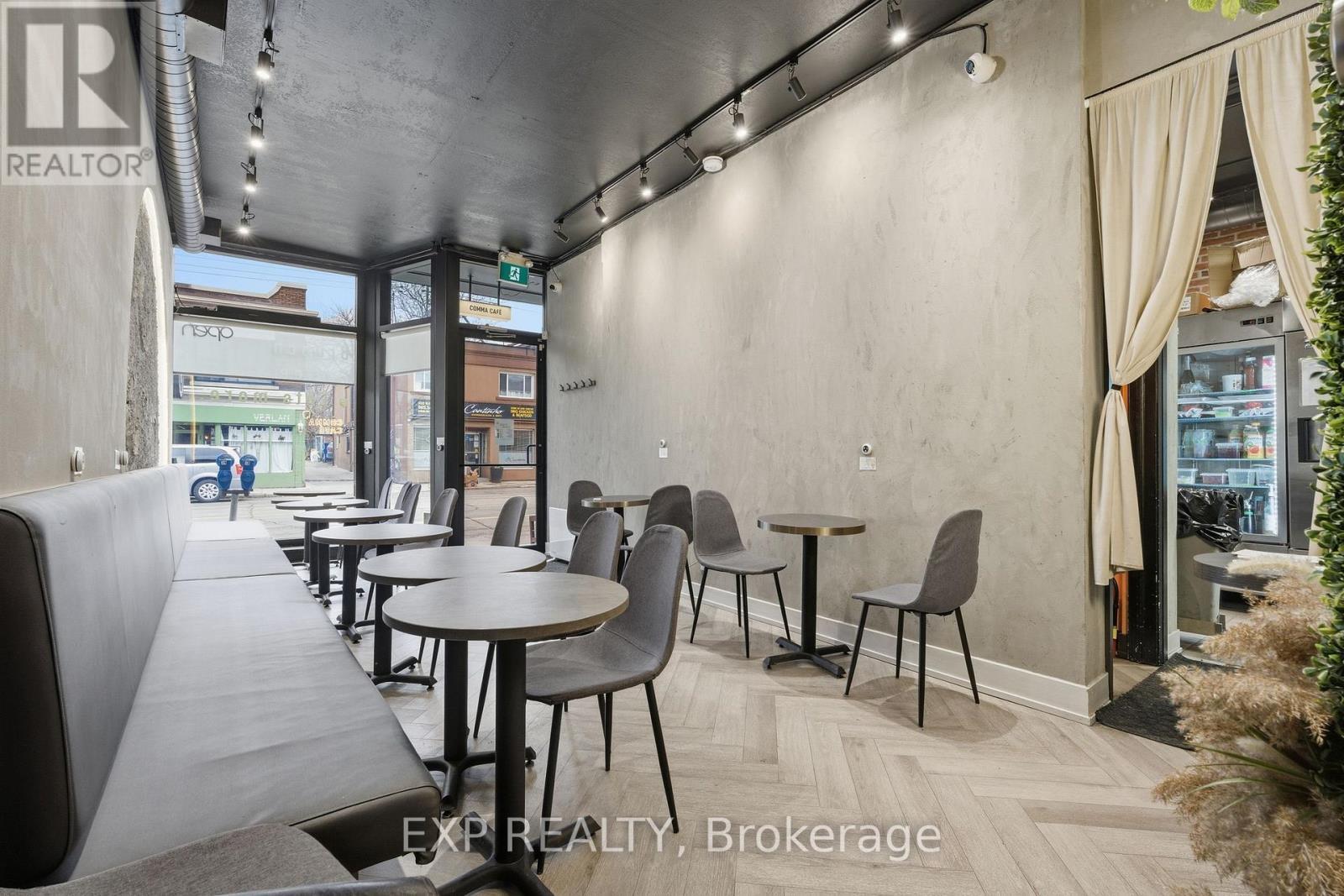 301 Barton Street E, Hamilton, ON