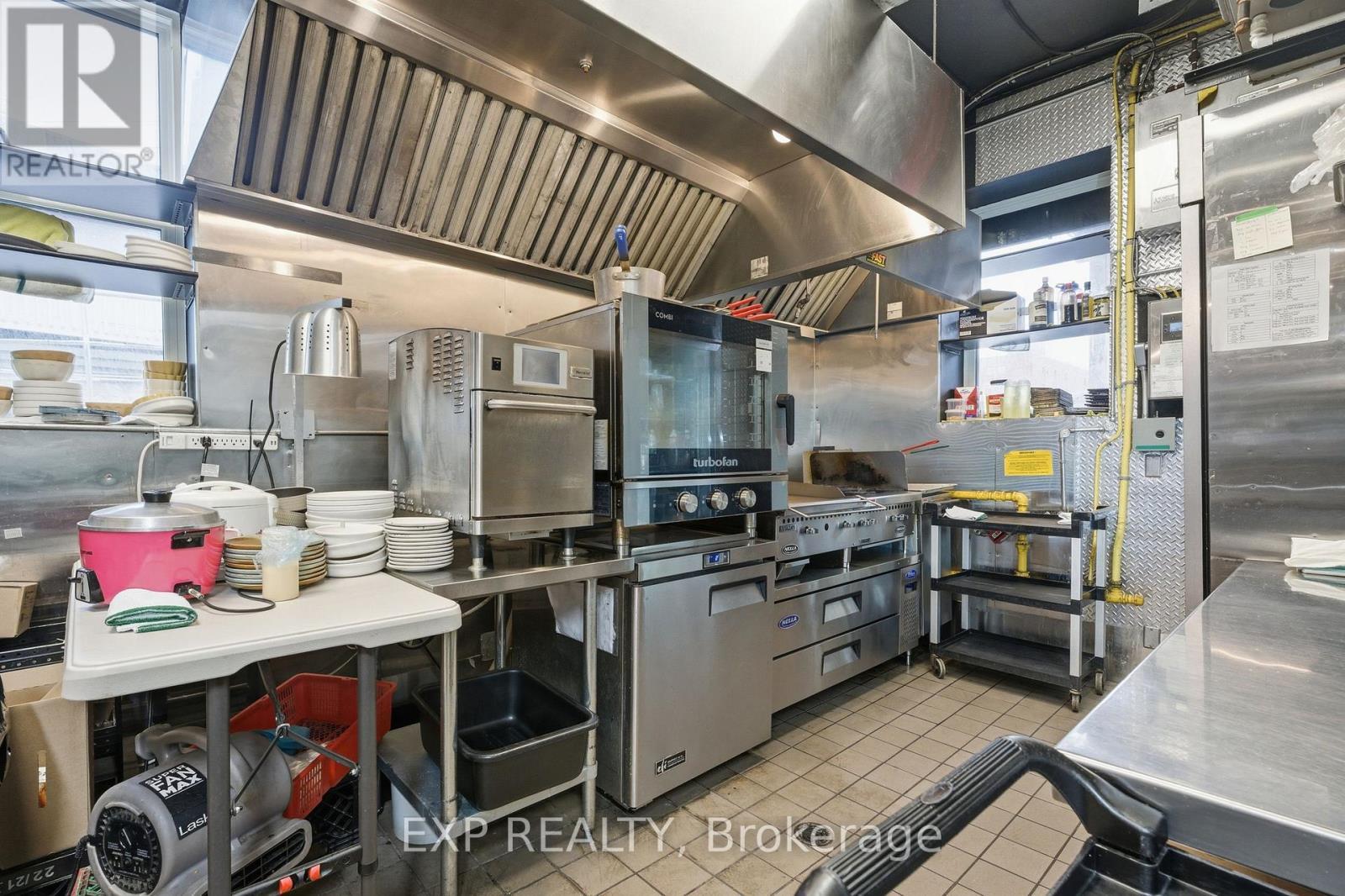 301 Barton Street E, Hamilton, ON