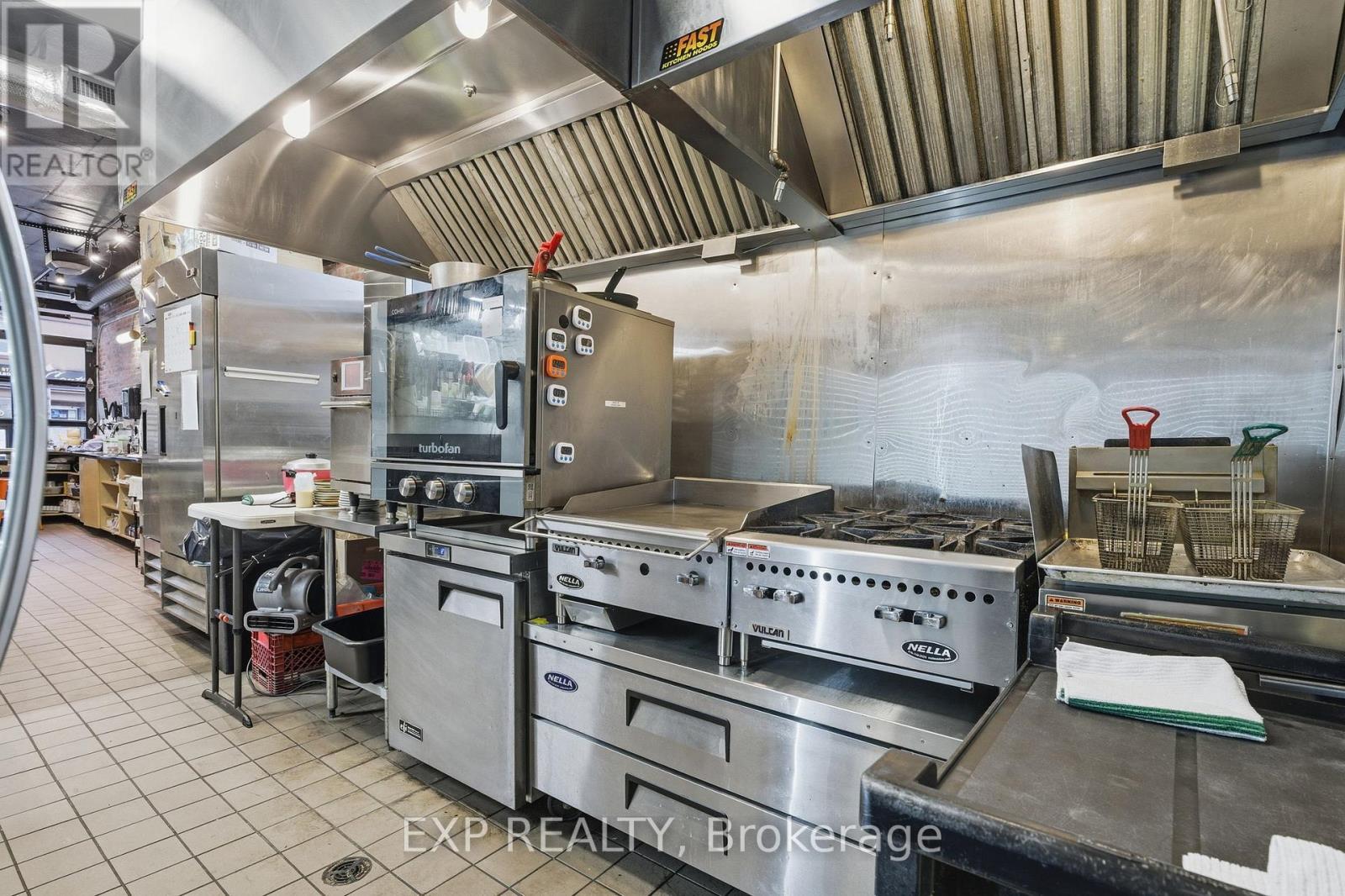 301 Barton Street E, Hamilton, ON