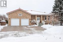 670 Moonrock Avenue Sudbury, ON P3E 5Z6