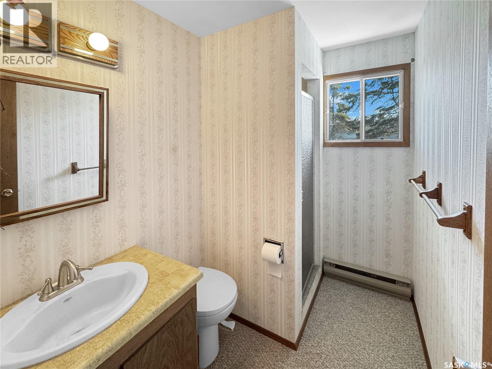 102 Lakeshore Drive, Echo Bay, SK - Indoor Photo Showing Bathroom