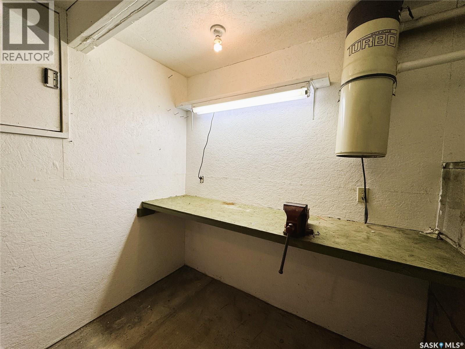 102 Lakeshore Drive, Echo Bay, SK - Indoor Photo Showing Other Room