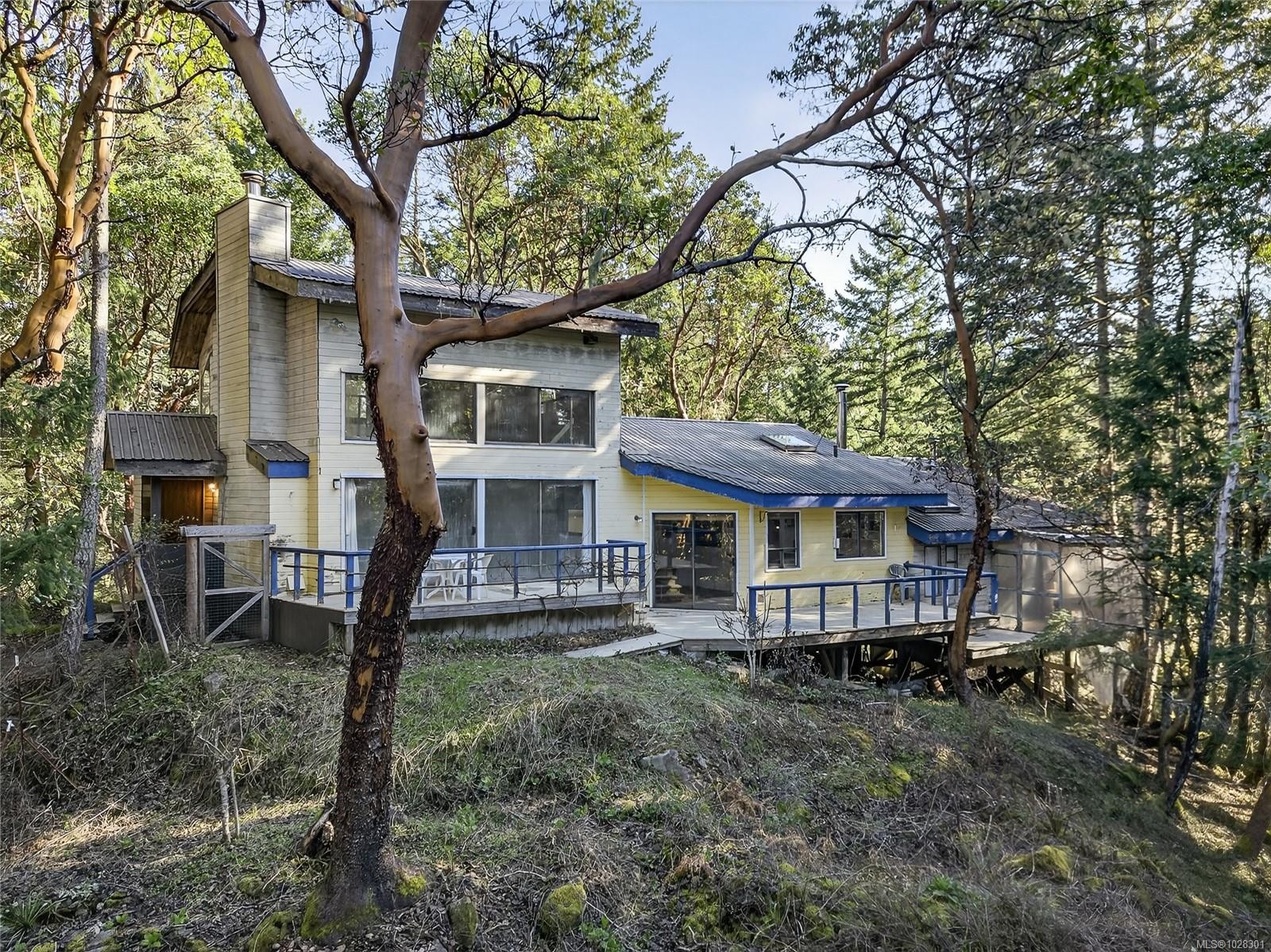 160 Sky Valley Rd, Salt Spring, BC