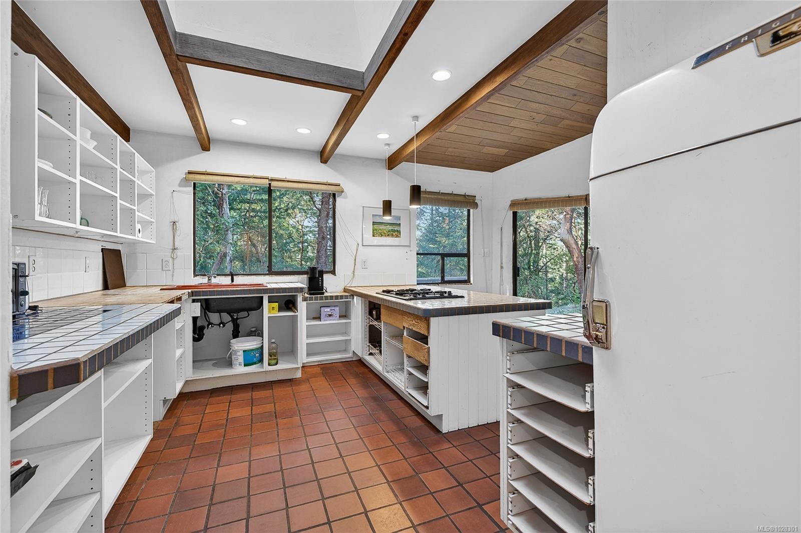 160 Sky Valley Rd, Salt Spring, BC
