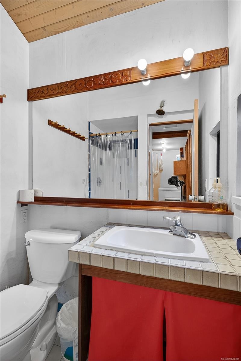 160 Sky Valley Rd, Salt Spring, BC