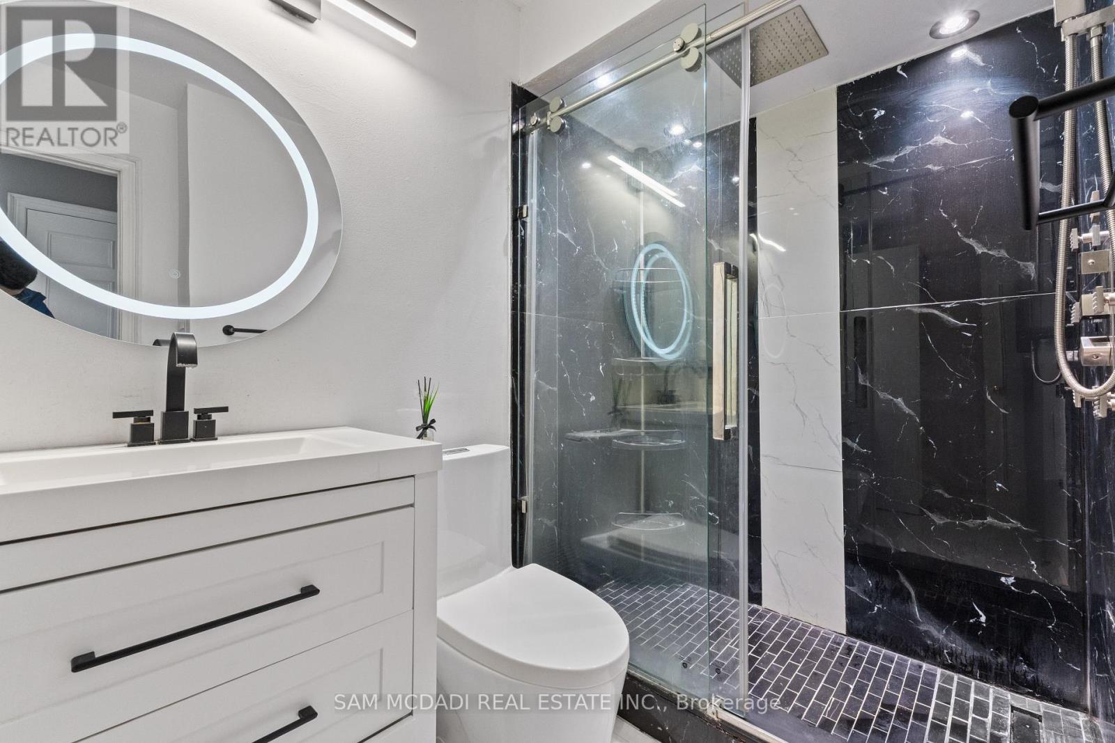 4728 Antelope Crescent, Mississauga, ON - Indoor Photo Showing Bathroom