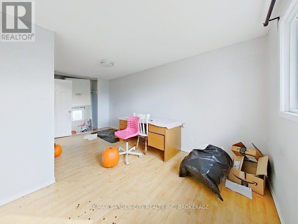 105 Tupper Drive, Thorold (Confederation Heights), ON - Indoor