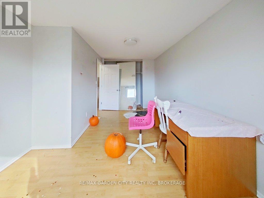 105 Tupper Drive, Thorold (Confederation Heights), ON - Indoor Photo Showing Other Room