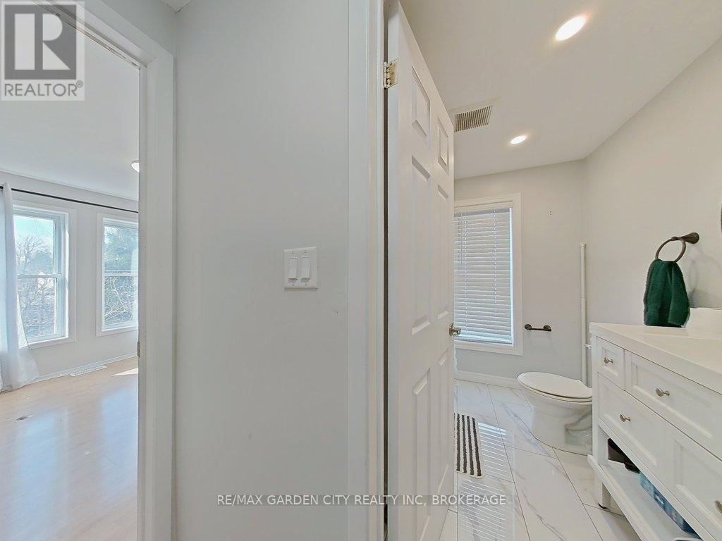 105 Tupper Drive, Thorold (Confederation Heights), ON - Indoor