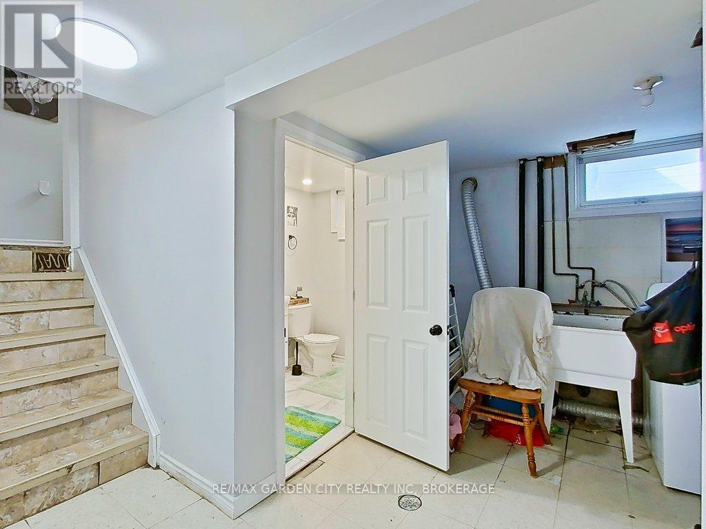 105 Tupper Drive, Thorold (Confederation Heights), ON - Indoor Photo Showing Other Room