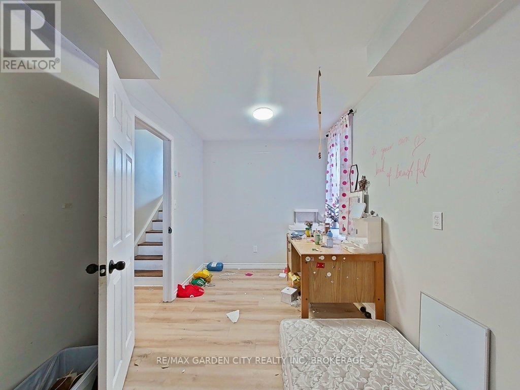 105 Tupper Drive, Thorold (Confederation Heights), ON - Indoor Photo Showing Other Room