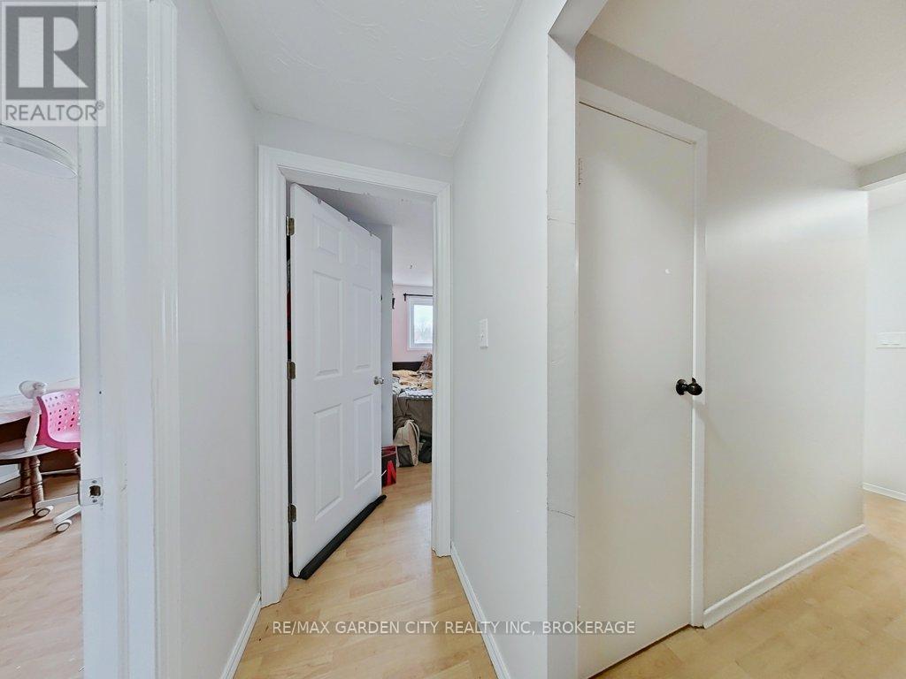 105 Tupper Drive, Thorold (Confederation Heights), ON - Indoor Photo Showing Other Room