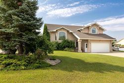3 Parkwood Cove Steinbach, MB R5G 2G2